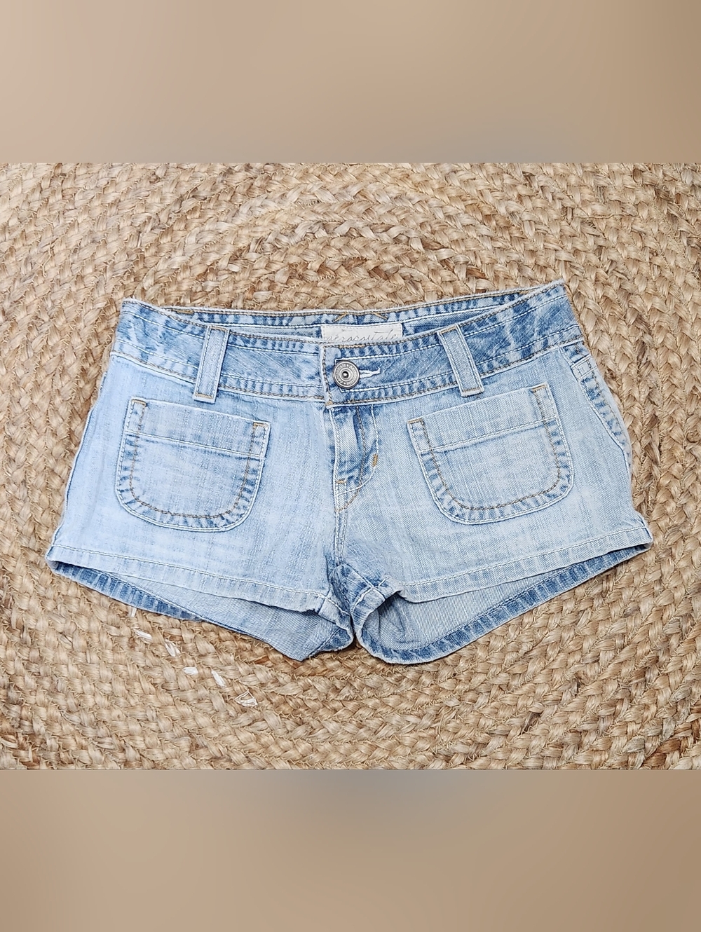 Y2K Aeropostale Jean Patch Pocket Short Shorts Womens 5/6 Light Denim Low Rise